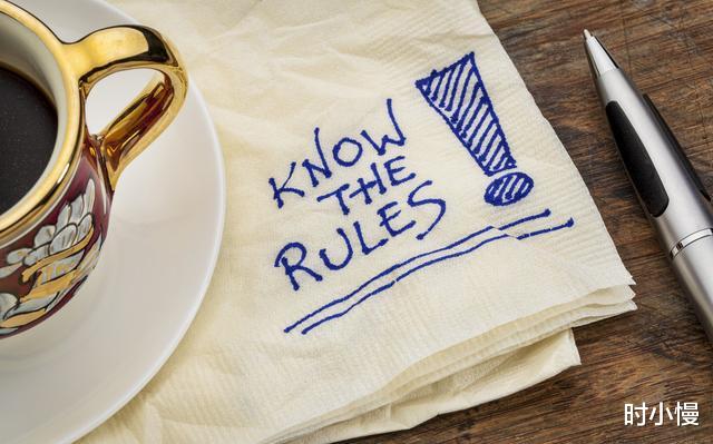 时小慢|星巴克店员怒怼顾客反获6万奖励：坚持原则是职场最硬的底气