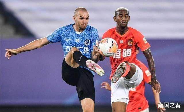 广州恒大|恒大两大“水货”，全场加起来0射门，卡帅对其中一人忍无可忍！