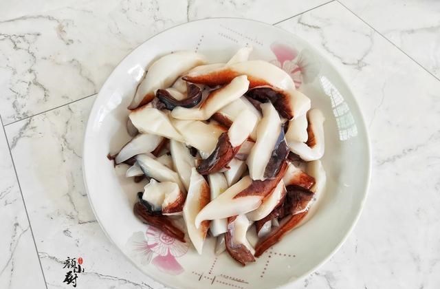 「榨菜」5月宁不吃肉，也要吃这菜，简单一做，鲜香开胃又营养
