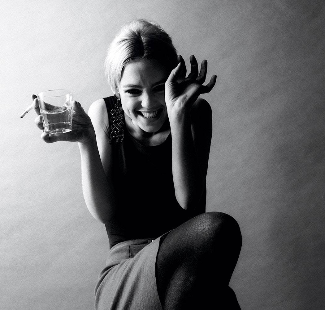 电影|28岁绝美名媛惨死！吸毒堕胎，被娱乐圈大佬接连玩弄逼疯…