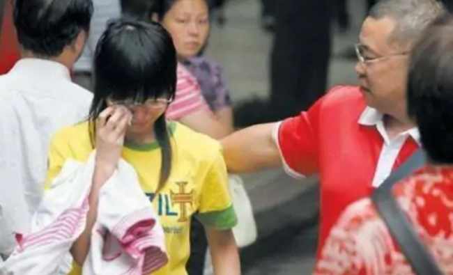 |“最惨”考生,高出一本线60分却被退档,考生哭了:我该怎么办