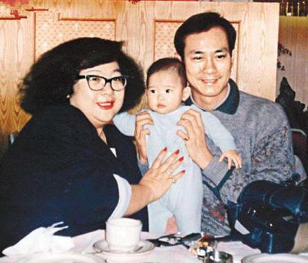 沈殿霞|“肥姐”沈殿霞逝世12年后，郑少秋公开离婚真相，戴假发40年只为她摘过