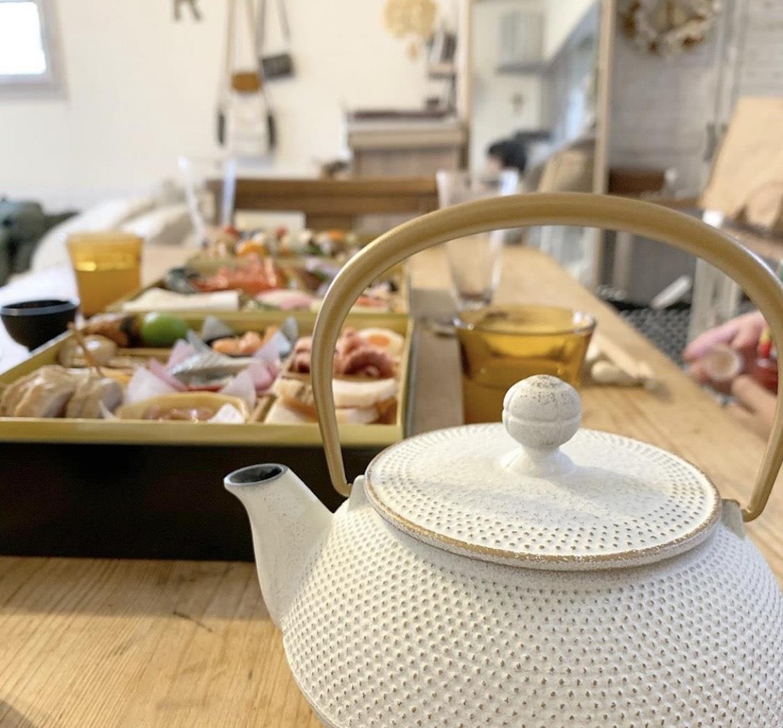 「」日本单身女主的家，用二手旧家具布置出高质感生活，看着超舒服！