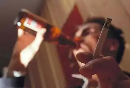 肾虚@男人,有4个习惯,肾会一点点变虚,占一个,也尽快改掉吧