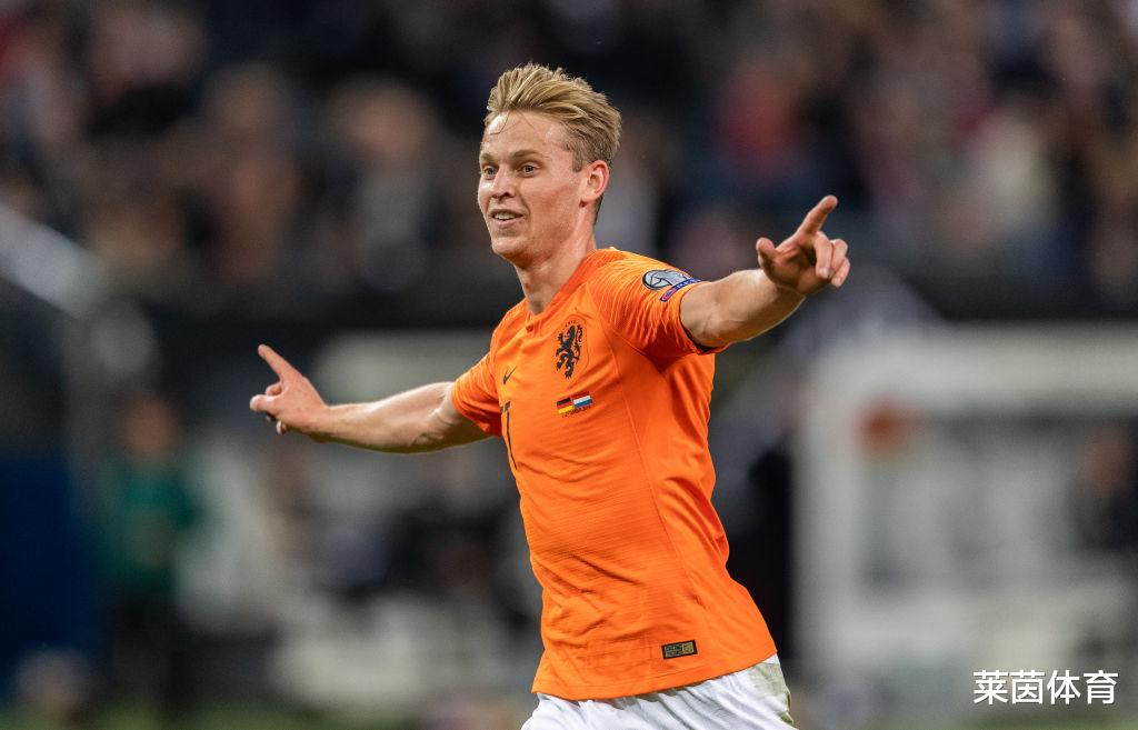 梅西@巴萨新核心确定！梅西下场当老师 今年只有23岁前途无量