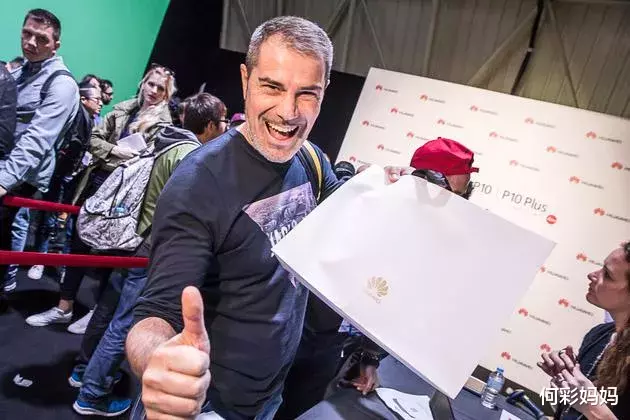 「华为手机」日本人拆了一部华为手机，发现一个惊人真相！终于还是瞒不住了