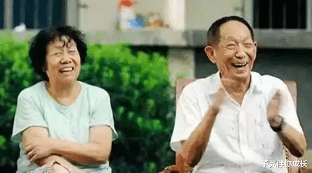 子芫伴你成长|相识1个月闪婚，深爱妻子57年，他才是真正的宠妻狂魔