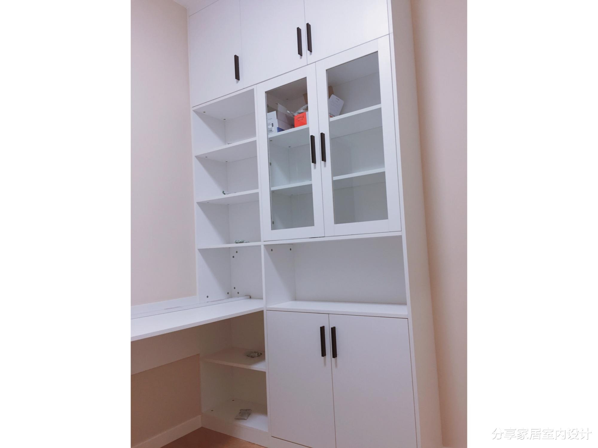 电视背景墙:第一次见她家新房,漂亮极了,进屋就被鞋柜迷住,特别满意!晒晒