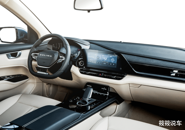 |五菱新“颜值猛兽”！比大众途安帅，轴距2米8配新车标，入门就搭1.5T