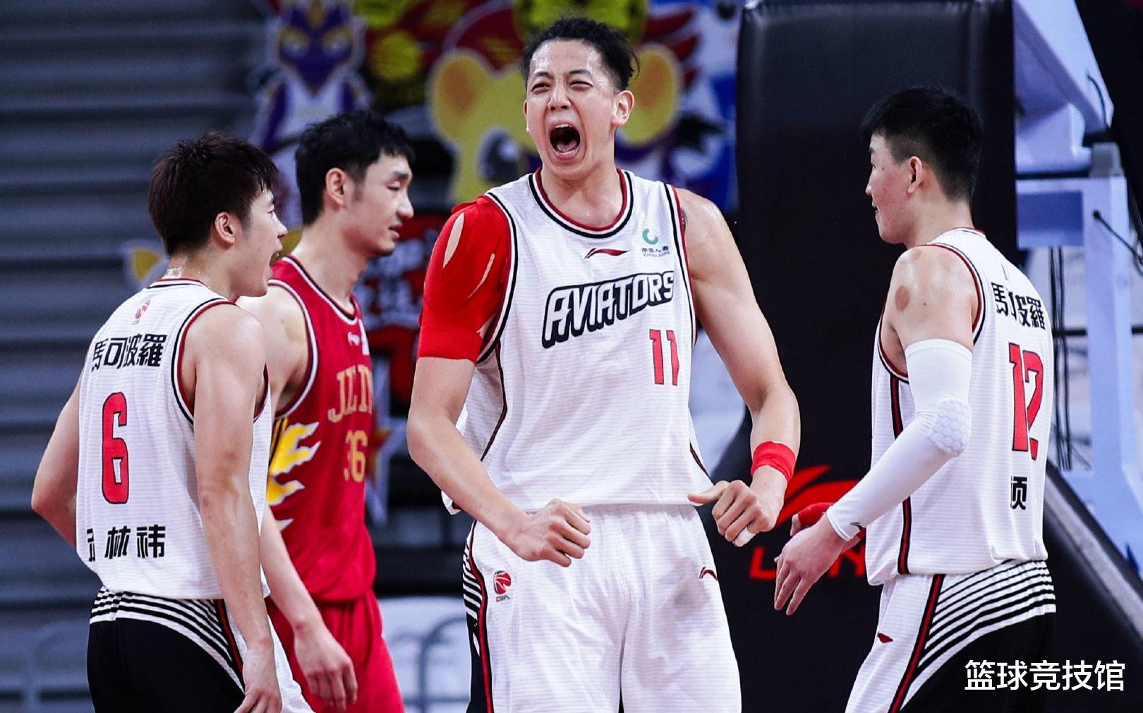 沈梓捷|下赛季还绑脏辫儿？在深圳无缘季后赛后，沈梓捷放话了