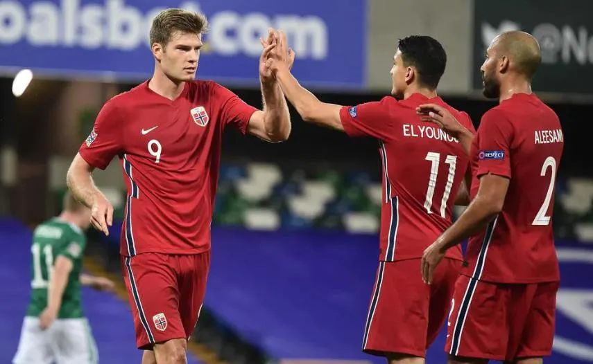 北爱尔兰|大胜！一场1-5让世界第44踢疯了，20岁超级新星梅开二度+助攻