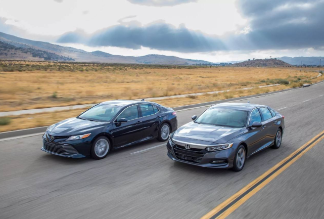 【丰田】20万预算买啥车,这3款合资B级车老百姓都说好,这款年销超22万辆