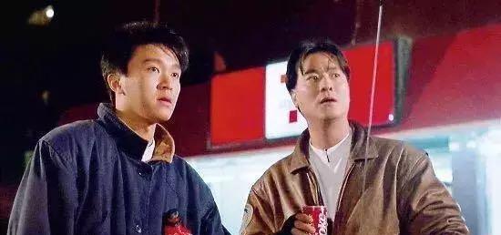 #周星驰#1989年，李修贤给周星驰打电话：这部电影有狄龙姜大卫，你来吗？