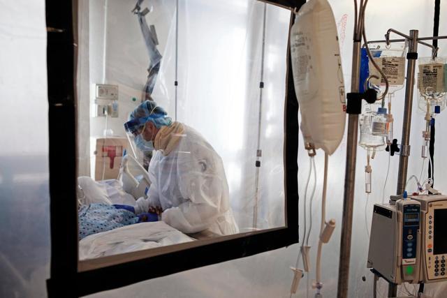 「黄磊」美国确诊逼近100万，未来如何复工？福奇：每周检测400万次