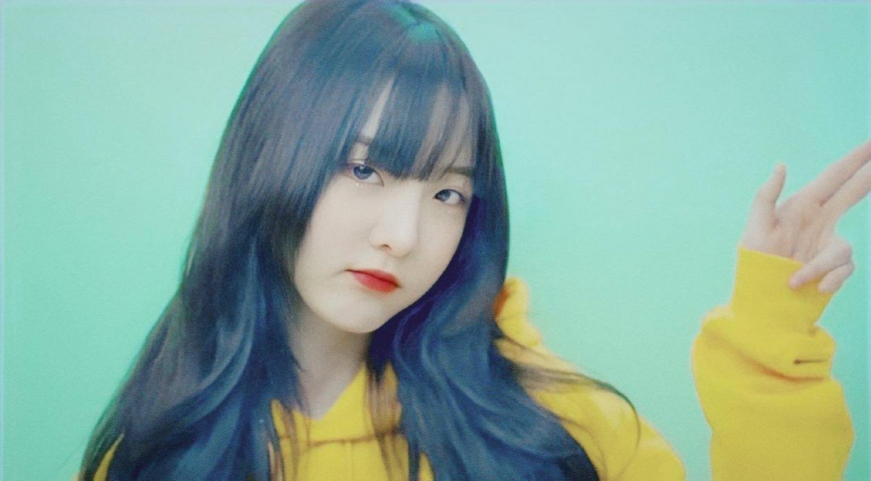 华晨宇@还没成团就忘了主题曲怎么跳?郑乃馨忘动作,王艺瑾跟不上!