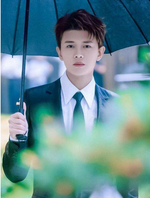 #任嘉伦#任嘉伦：始于颜值，忠于人品，陷于才华