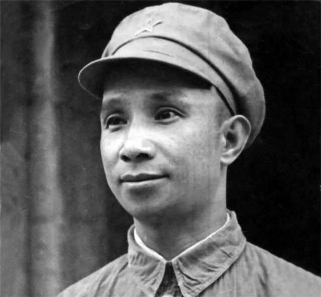 粟裕大将|粟裕带领部队挺进江南，路遇土匪挡道，粟裕和土匪比武后解决