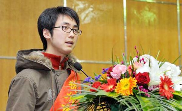 趣观历史|19岁因“背母上学”走红,为做女孩选择变性,刘婷现状如何?