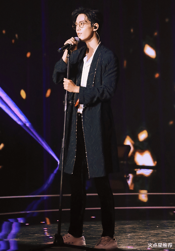 肖战|肖战真的天生“神颜”？看他的怼脸生图照，帅不帅一目了然