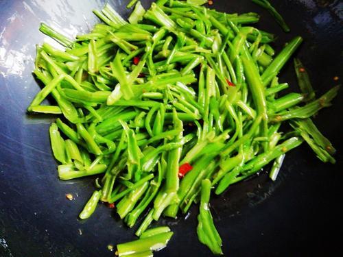 『』脂肪就怕这个菜！每周吃个三四次，小肚腩不见了，让你瘦成S型