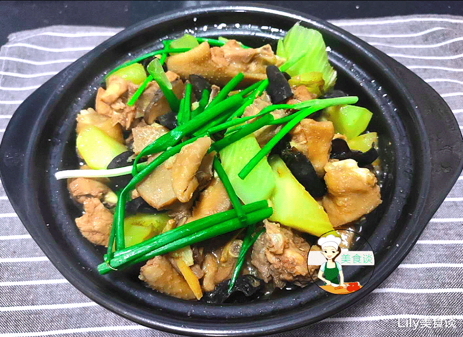 香菇：春天，儿子最爱这一锅焖菜，有菜有肉，营养吸收好，个头长得快！