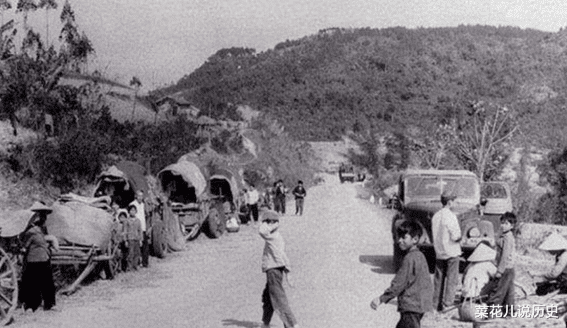 菜花儿说历史|15岁儿子偷偷参军，71年后回去探望，老母106岁依旧在等待