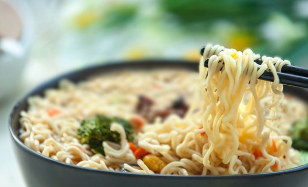 不粘锅：公认“最长肉”的5种主食，个个堪比喝油，多吃两口，活该成胖子?