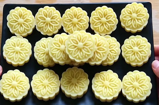 「绿豆糕」清热解毒手工绿豆糕，几个材料就搞定，再也不用出门排队买了