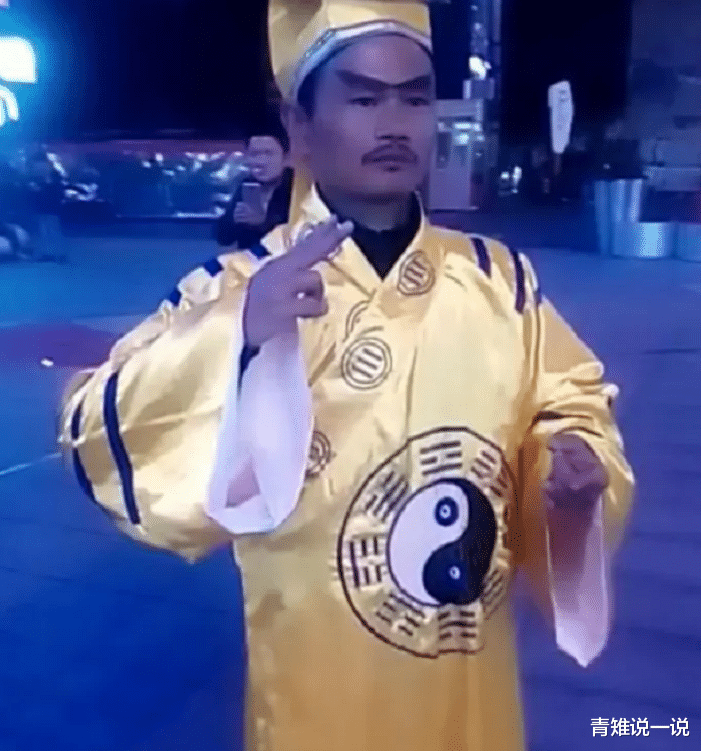 「林正英」那位长相酷似“林正英”的男演员,开口就要100万片酬,如今怎样了?