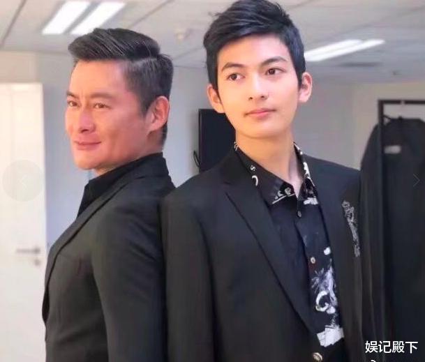 景岗山|景岗山儿子考上中戏，模样像高配版混血父亲，这颜值绝对能火