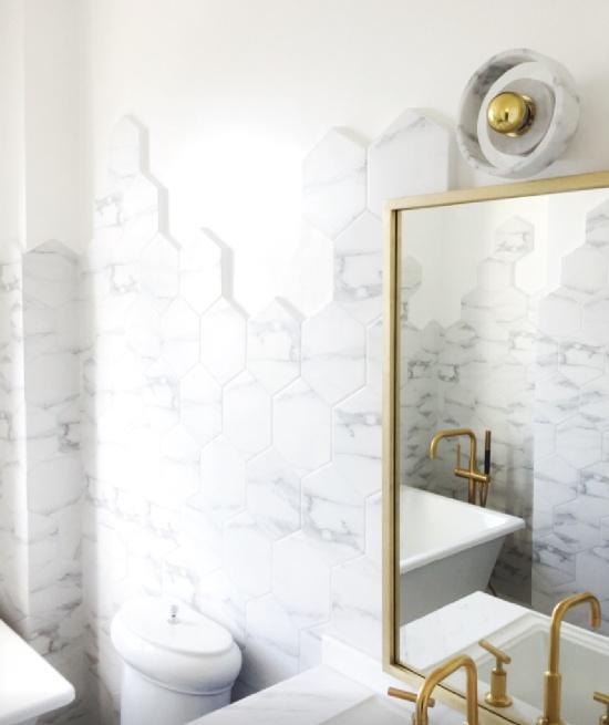 ■卫生间别再贴满墙砖了,一半瓷砖一半防水漆,年轻人都这样装 !