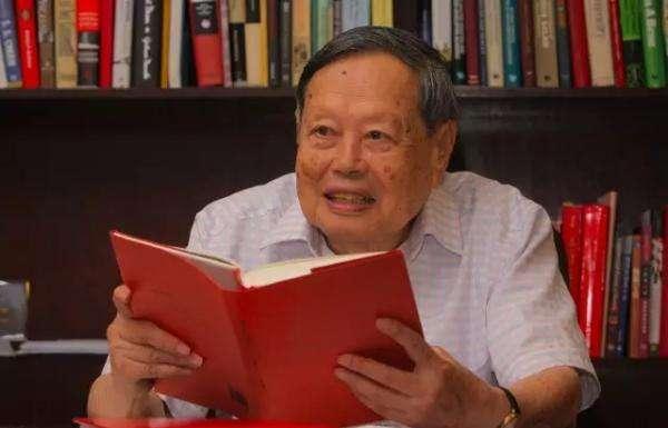 【杨振宁】96岁杨振宁依然硬朗，但如今后代子女却这样了