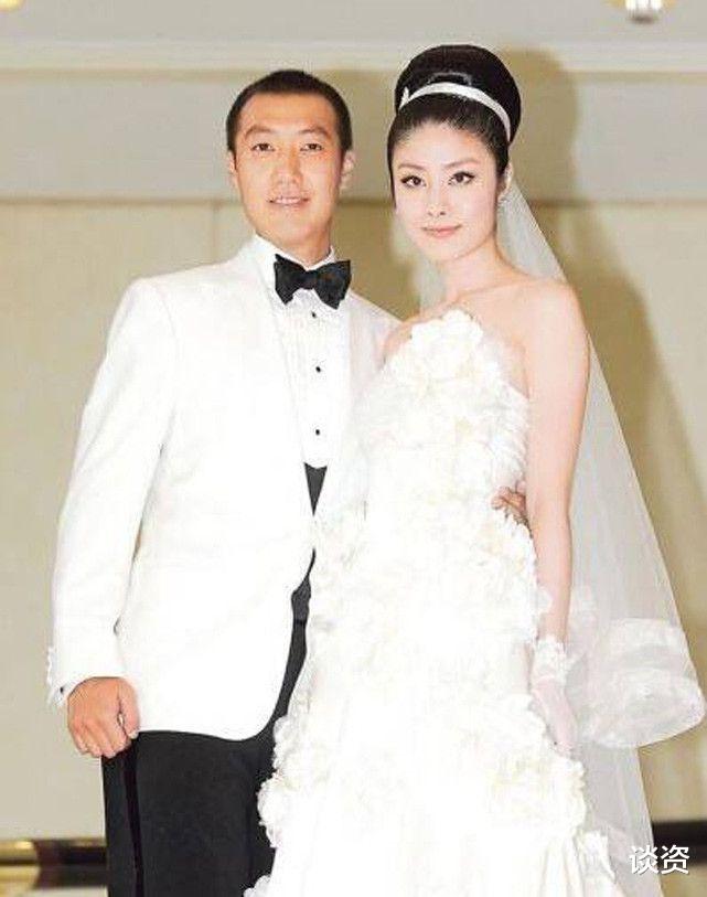 詹姆斯·琼斯|48岁陈慧琳街拍生图曝光，身材颜值超能打，女神不会老的吗？