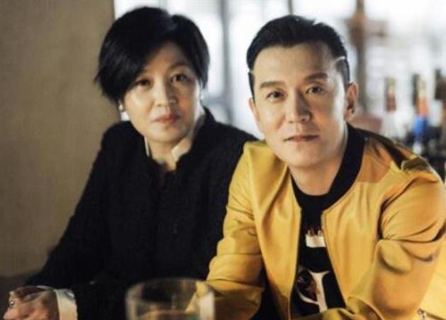 李咏|18年,做完最后一次化疗,李咏拉着哈文的手:别把我的遗体运回国