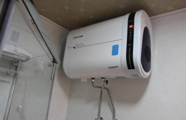 『』卫生间不要装电热水器,有钱人都流行装这种,看完后悔装早了