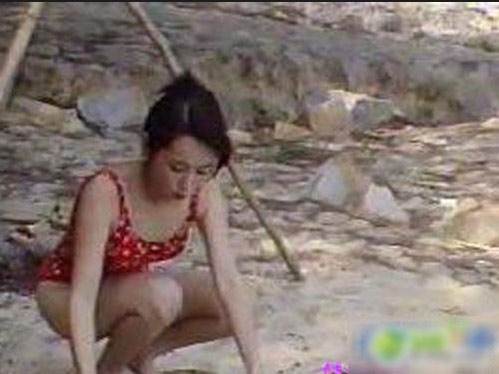 杨钰莹|47岁杨钰莹为啥嫁不出去？网友：看过这些照片，谁敢娶回家啊？
