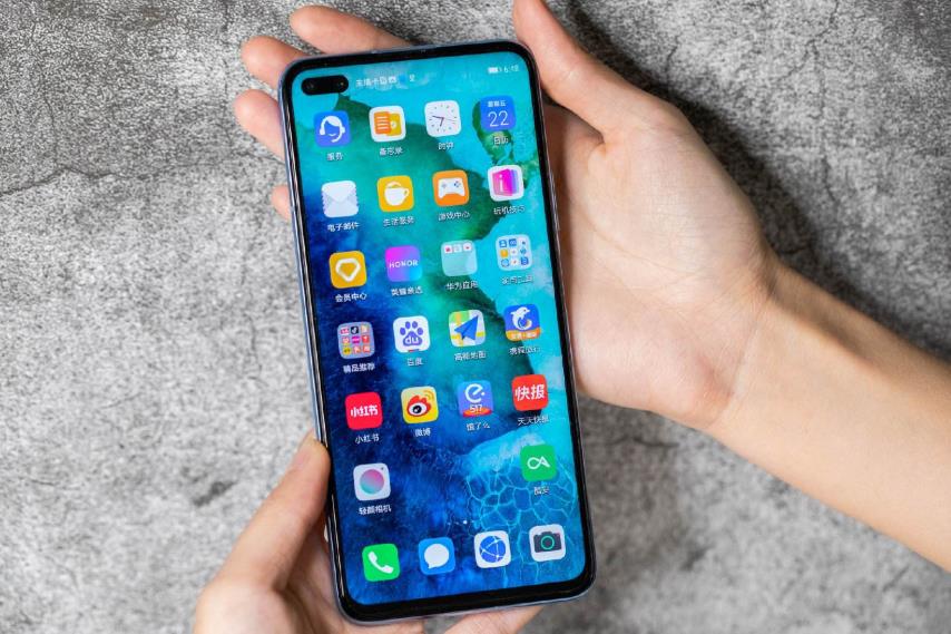 「华为荣耀」荣耀V30Pro再次翻车，官网调至“小米价”后，老用户不乐意了？