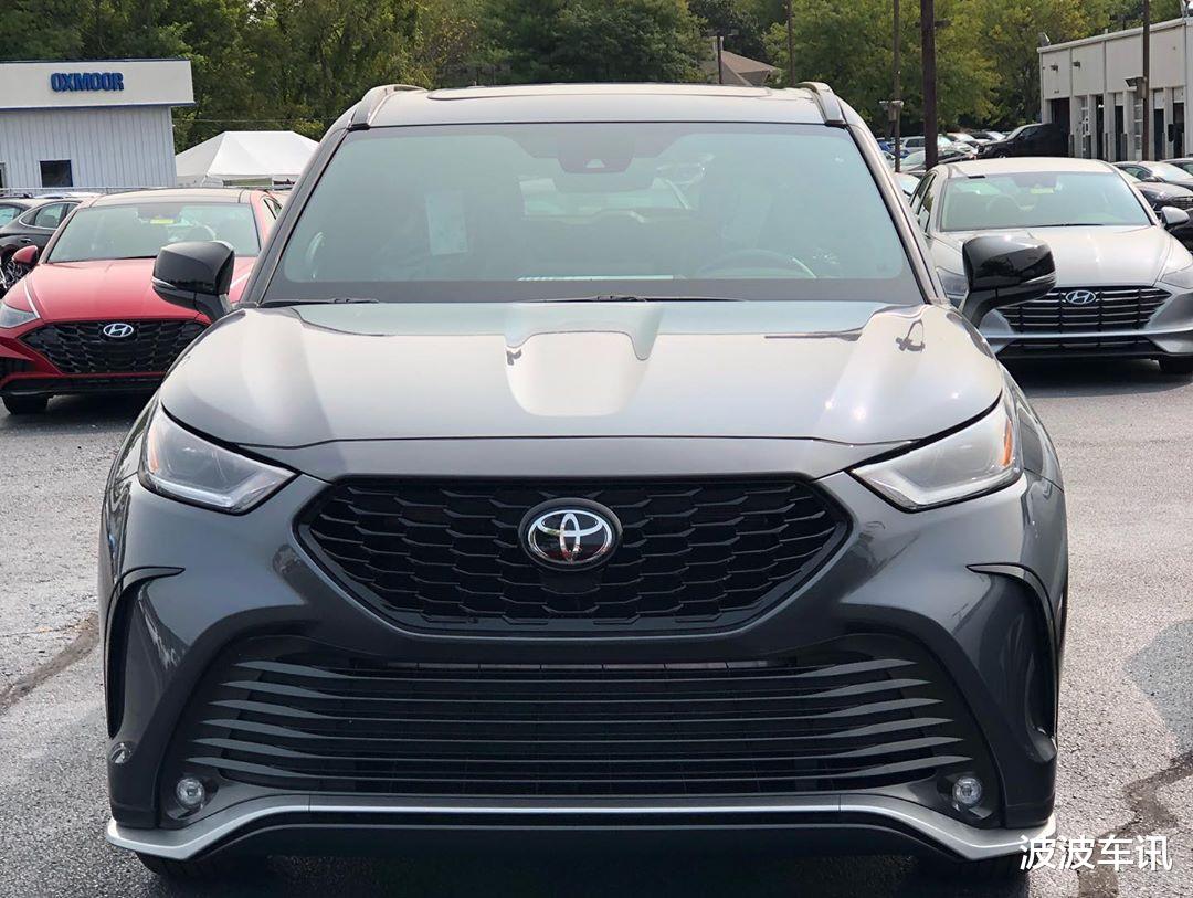 丰田汉兰达|全新丰田汉兰达XSE实拍,前脸像灭霸,采用很个性化的设计