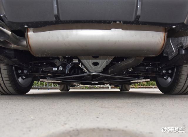 动力▲宝马4系，不光操控好，大空间也是优点