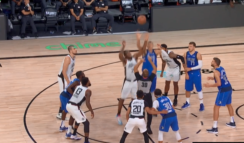 余杭区|快船单节轰45分，莱昂纳德遮天大帽+反击暴扣，东契奇10罚4中太惨