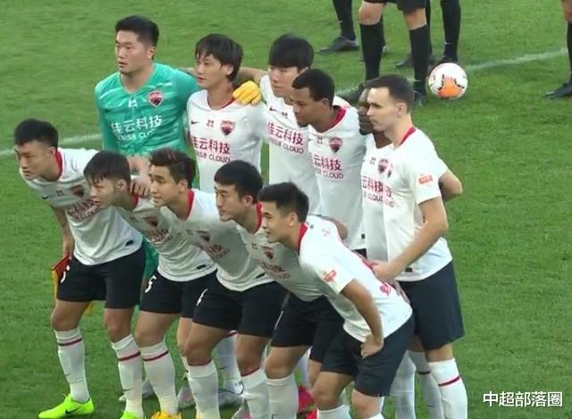 广州恒大|恒大第一射手换人!中超最强后腰轰第7球,反超韦世豪,淡定庆祝