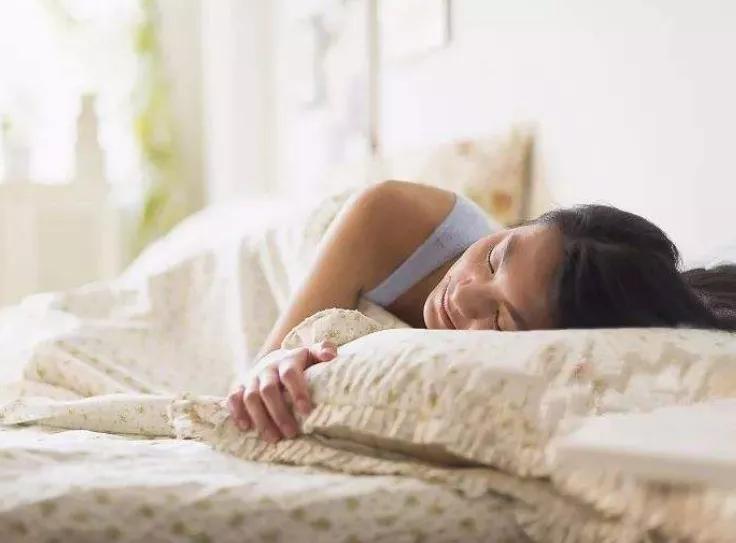 |知俏：减肥速看：揭秘轻断食减肥奥秘，体重下百竟这么简单！