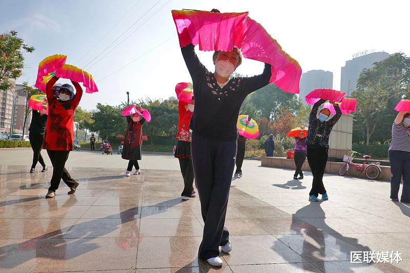 疾病|女性一到中老年,易被这4种疾病“缠身”,需尽早预防