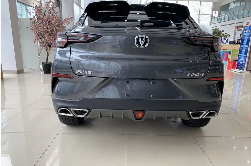 『长安汽车』来了！长安UNI-T到店实拍，除了颜值爆表，还有啥能耐？