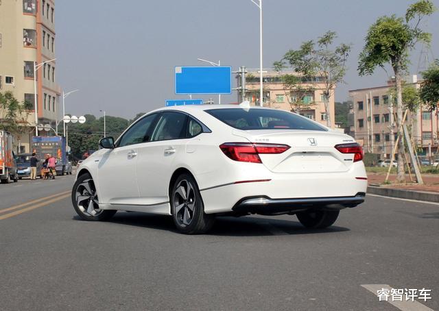 本田雅阁|本田英诗派：我真尽力了，比雅阁豪华仅售15万，大家为啥都买雅阁
