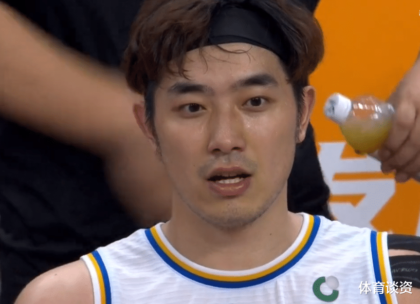 「吴冠希」11中10轰24+9!CBA又一内线大杀器诞生,周琦被打脸,一个个比他高效