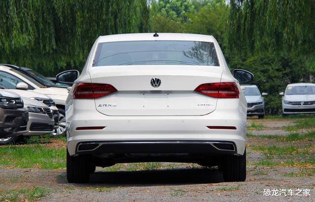 大众朗逸|一款省油耐造的代步车，朗逸空间大动力足，百公里油耗仅需5.6L