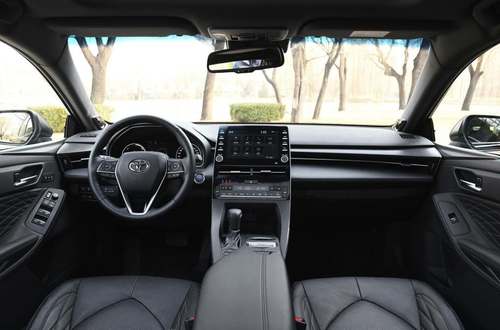 [亚洲龙]24万怎么选车？丰田亚洲龙或是别克君越？读完清晰了