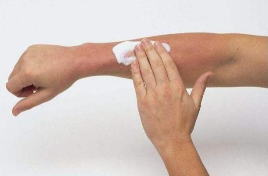 不想和血癌病有联系，多留意这几个征兆，提醒你该除醛了！