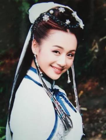 曹颖|童养媳翻身火了10年后消失无踪，复出坐上富贵花头把交椅！绝！